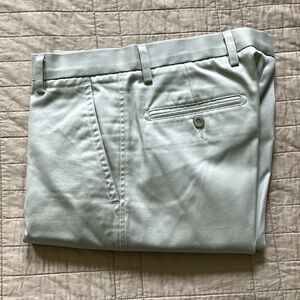 Men’s khaki pants